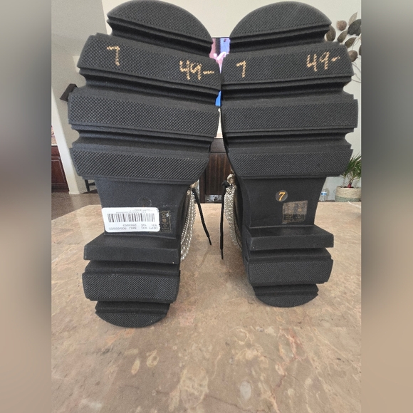 AZALEA WANG TWINKLEY BLACK PEARL EMBELLISHED COMBAT BOOTIE.  Women's SIZE 7 - Picture 7 of 9